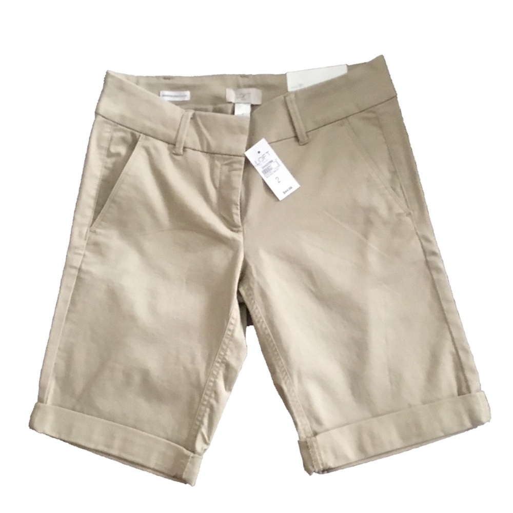 Loft rolled Bermuda shorts. Roll up or roll down.